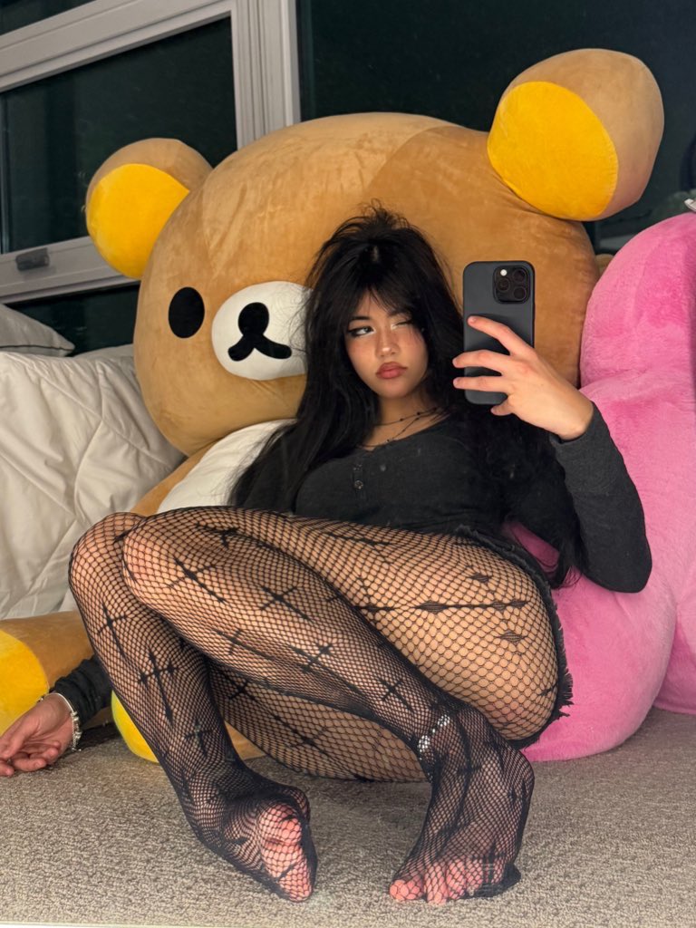 ariyu_kim's tweet image. if you’re active on X and want 🍒pics, say ‘hi’ (today only)