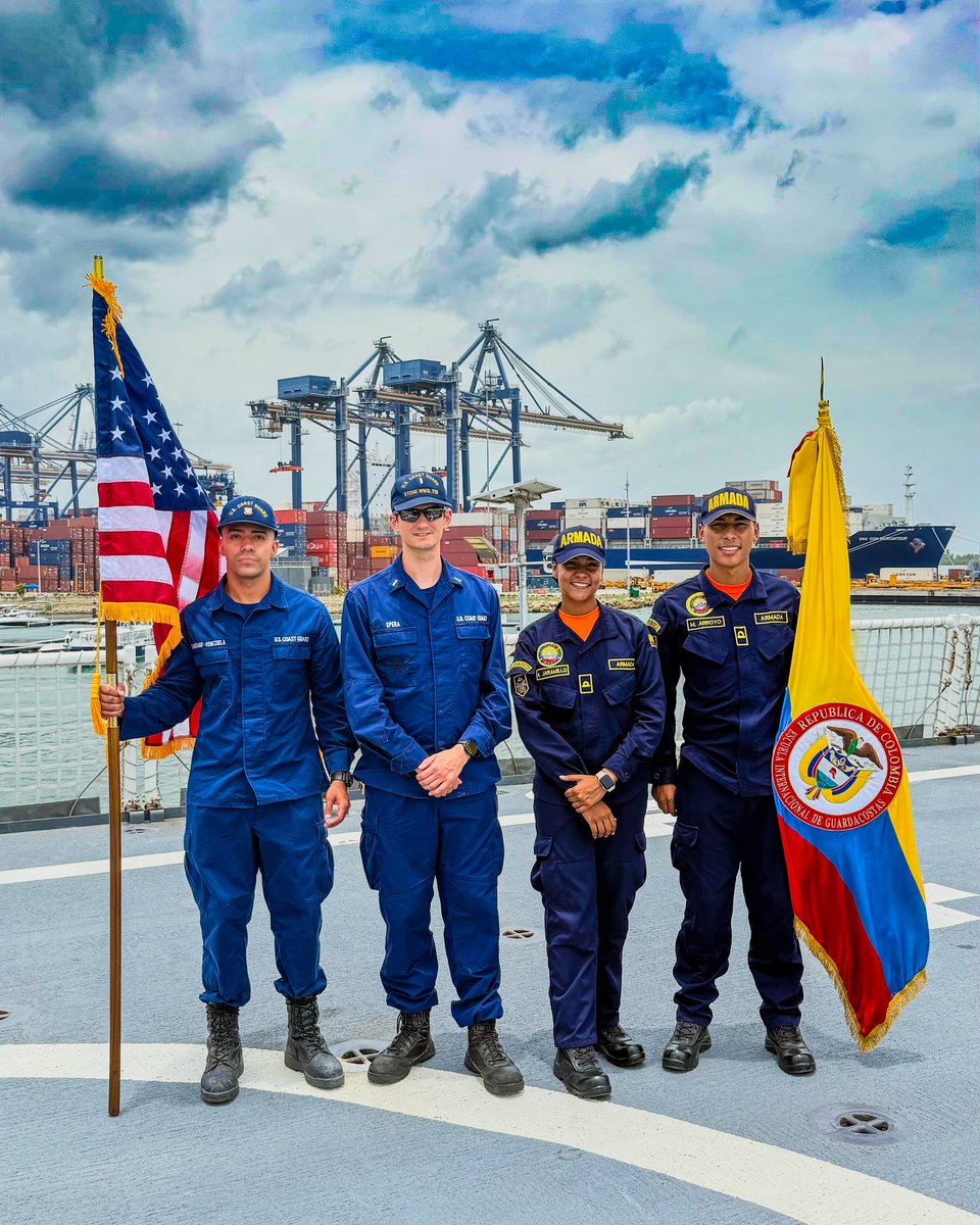 MelkyArroyo's tweet photo. 🇨🇴🤝🇺🇸Banderas distintas, misma misión: proteger la vida en el mar.🌊⚓

#ArmadaDeColombia #USCoastGuard #CooperaciónInternacional #Guardacostas #Colombia #UniónMarítima #SeguridadMarítima #TrabajandoJuntos https://t.co/3xHITJJJQG