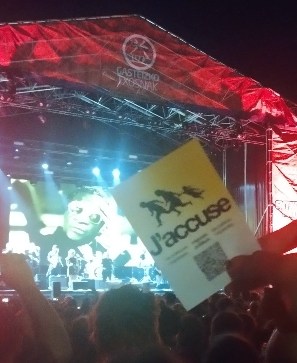 Gaur, abuztuaren 7an, Gasteiz Txosnetan J'accuse kanpainarako autoinkulpazioak batzen!

Hoy, 7 de agosto, en Gasteizko Txosnak, recogiendo autoinculpaciones para la campaña J'accuse!!!

Eskerrik asko <a href="/muguruzafm/">Fermin Muguruza</a>