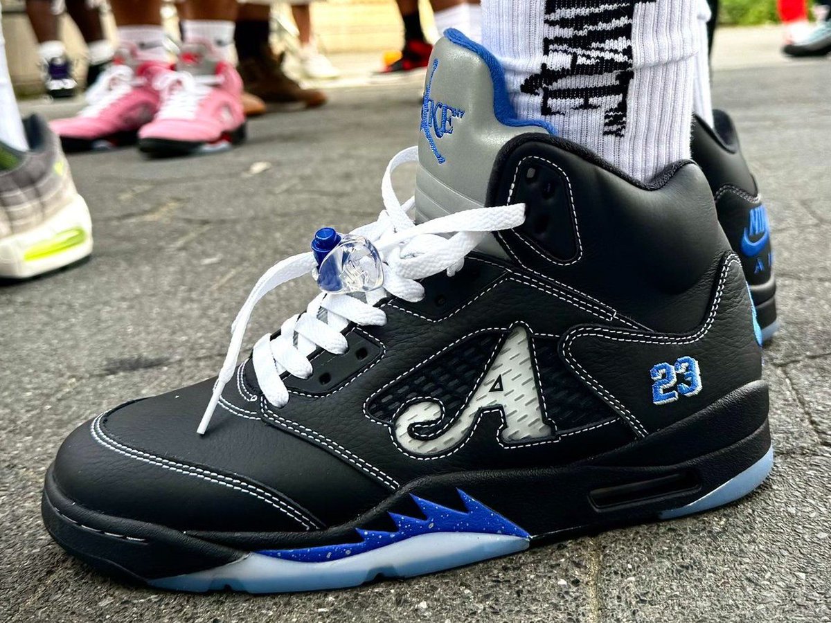 KicksFinder's tweet image. RELEASE DETAILS: Awake NY x Air Jordan 5 Retro OG SP Pack 🩷🔥😮‍💨

🗓️ EQL Raffle (Online): August 17th (Pink + Racer Blue)
🗓️ EQL Raffle (In-Store): August 17th (Pink Only)
🗓️ SNKRS/NBHD Release: August 30th (Racer Blue Only)

Pink is AWAKE exclusive, limited to 7,000 Pairs
Racer