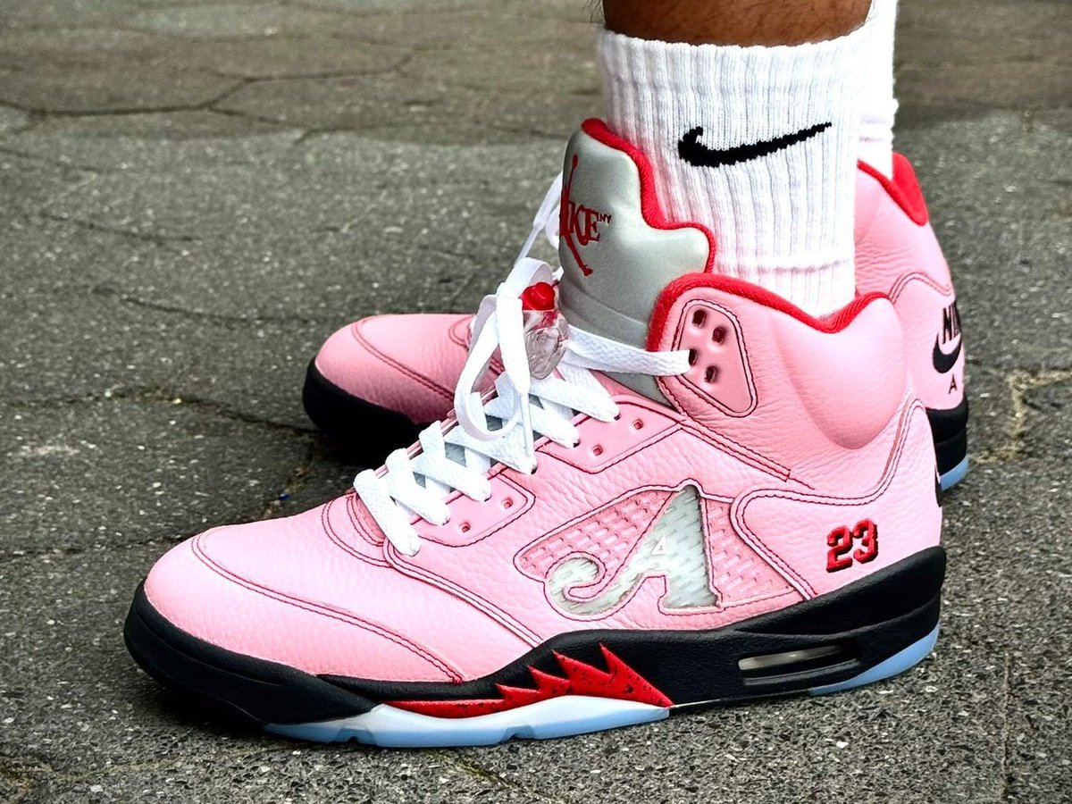 KicksFinder's tweet image. RELEASE DETAILS: Awake NY x Air Jordan 5 Retro OG SP Pack 🩷🔥😮‍💨

🗓️ EQL Raffle (Online): August 17th (Pink + Racer Blue)
🗓️ EQL Raffle (In-Store): August 17th (Pink Only)
🗓️ SNKRS/NBHD Release: August 30th (Racer Blue Only)

Pink is AWAKE exclusive, limited to 7,000 Pairs
Racer
