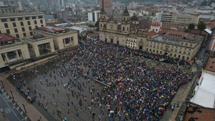 HELIODOPTERO's tweet photo. CORRECCIÓN: Aquí no está  “todo el país”. https://t.co/XKg3D0wGAj