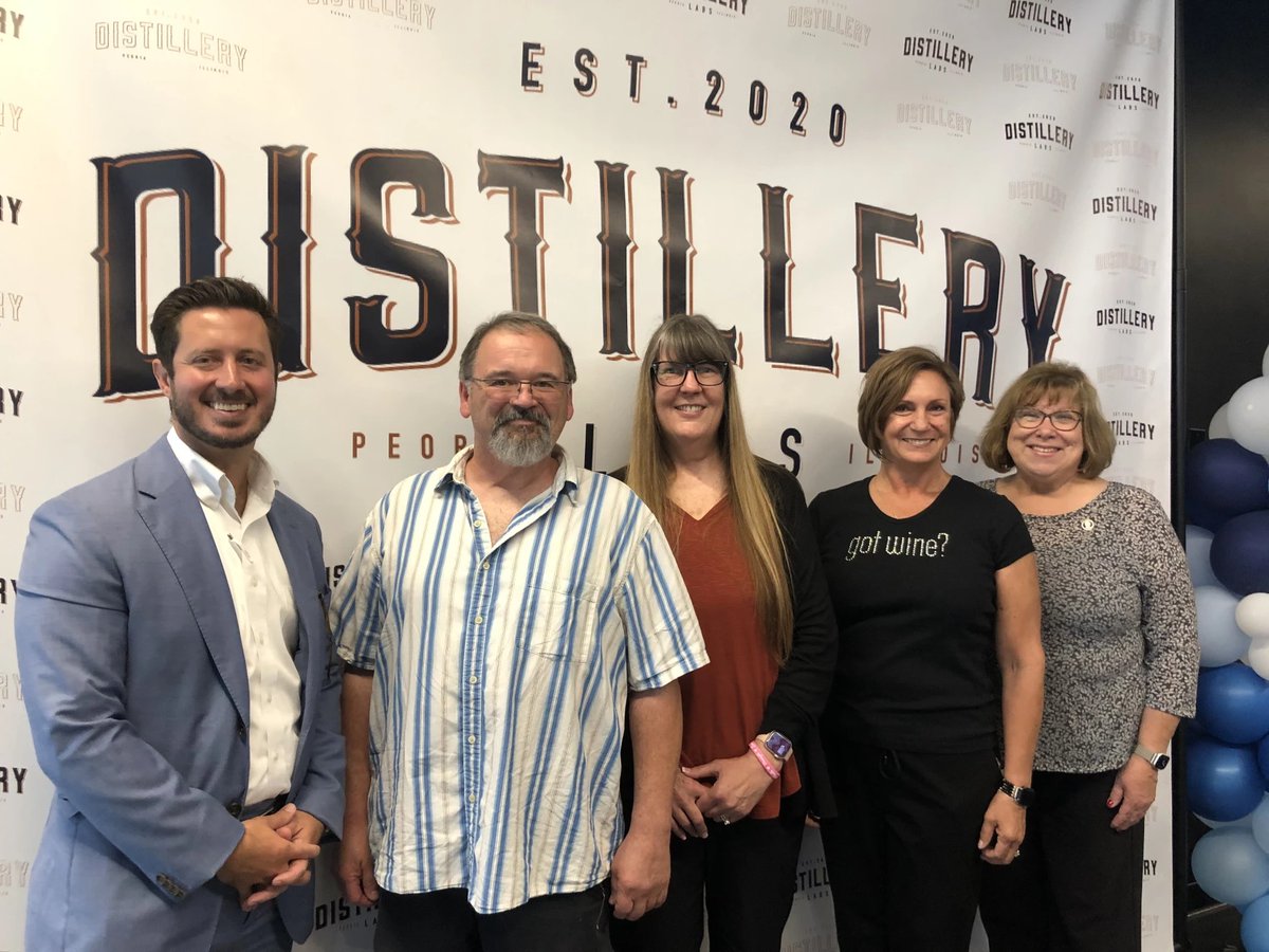 Tres Rojas Winery &amp; Sarah Beth’s Homemade Dips earn a spot in the 2025 Illinois Made Makers! 🎉 Their stories showcase the talent and passion that make Greater Peoria shine. Congrats!

ow.ly/Ot1g50WBxQT 
#IllinoisMade #PeoriaProud #SupportLocal