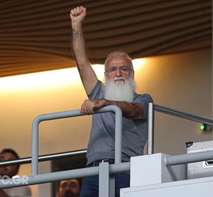 Μετά τις τελευταίες εθνικές εκλογές πήρα το μάθημα μου ότι τα σοσιαλ πολλές φορές απλά κάνουν φασαρία
Έμπαινες εδώ προεκλογικά κ νόμιζες ότι θα βγει ο Τσεγκεβαρα πρωθυπουργός
Ε τα ίδια σήμερα κ στην Τούμπα
Ο λαός του #ΠΑΟΚ που ήταν γήπεδο δεν συμμερίζεται την τζάμπα βαβούρα