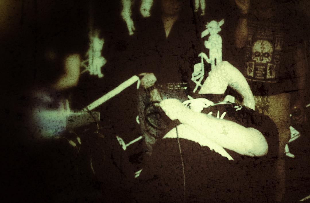 This summer we held an event in Lima, Peru, called "Invisible Circuits," which would not have been possible without the help of <a href="/rociorojas_t/">Rocío</a>
. We also thank #SchoolingFilms for providing the space and their resources.
- Here are the photos of #Ayarwhaska.