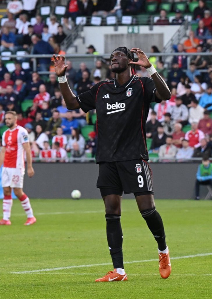 Tammy Abraham: Çocukluğumdan beri Beşiktaş'ın, Fenerbahçe'nin, Galatasaray'ın Avrupa maçlarını izliyordum. Türk taraftarların tutkusunu en başından beri biliyordum.