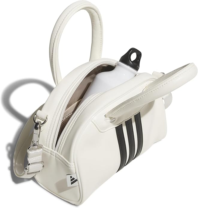 荷物そぎ落としたい日」の正解だと思ってる←

軽くて可愛いって、最強。見た目Y2Kで気分アガるし、写真映えも完璧、、
adidasのミニボウリングバッグ、手持ちも肩掛けもできて🙆‍♀️