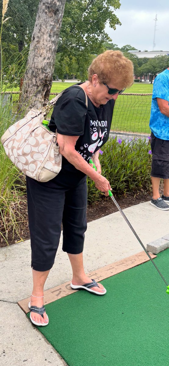 I don’t know 🤷‍♀️ what kind of a look my Mother was going for 😎✌️…way too humid tho😵‍💫🏖️ #Family❤️ #MyMom💕🌸
