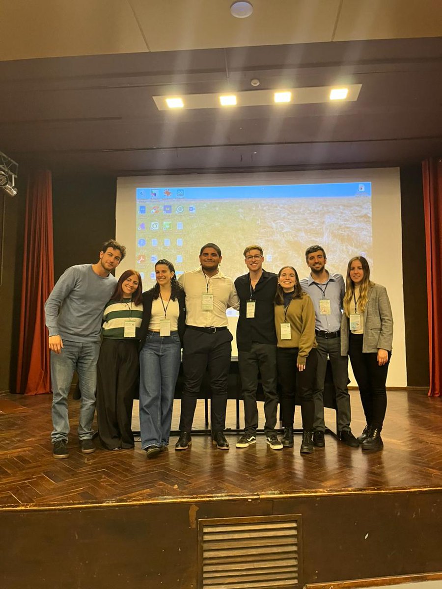 Los chicos la siguen rompiendo con las flash talks 💥💥
Felicitaciones!! 👏👏👏

Wonderful flash talks session of Mineral Nutrition &amp; Water relations
#RAFV2025