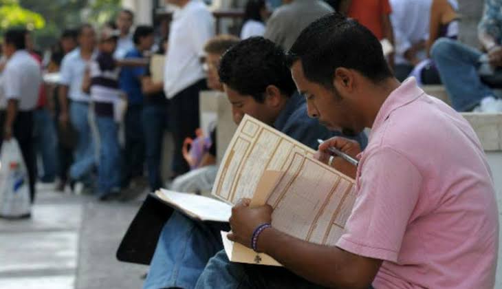 #ULTIMAHORA En lugar de andar persiguiendo a los trivagos ya #Datoprotegido  si tiene una tanga de diamantes, cuestionen los 150 mil empleos perdidos en la primera mitad de año