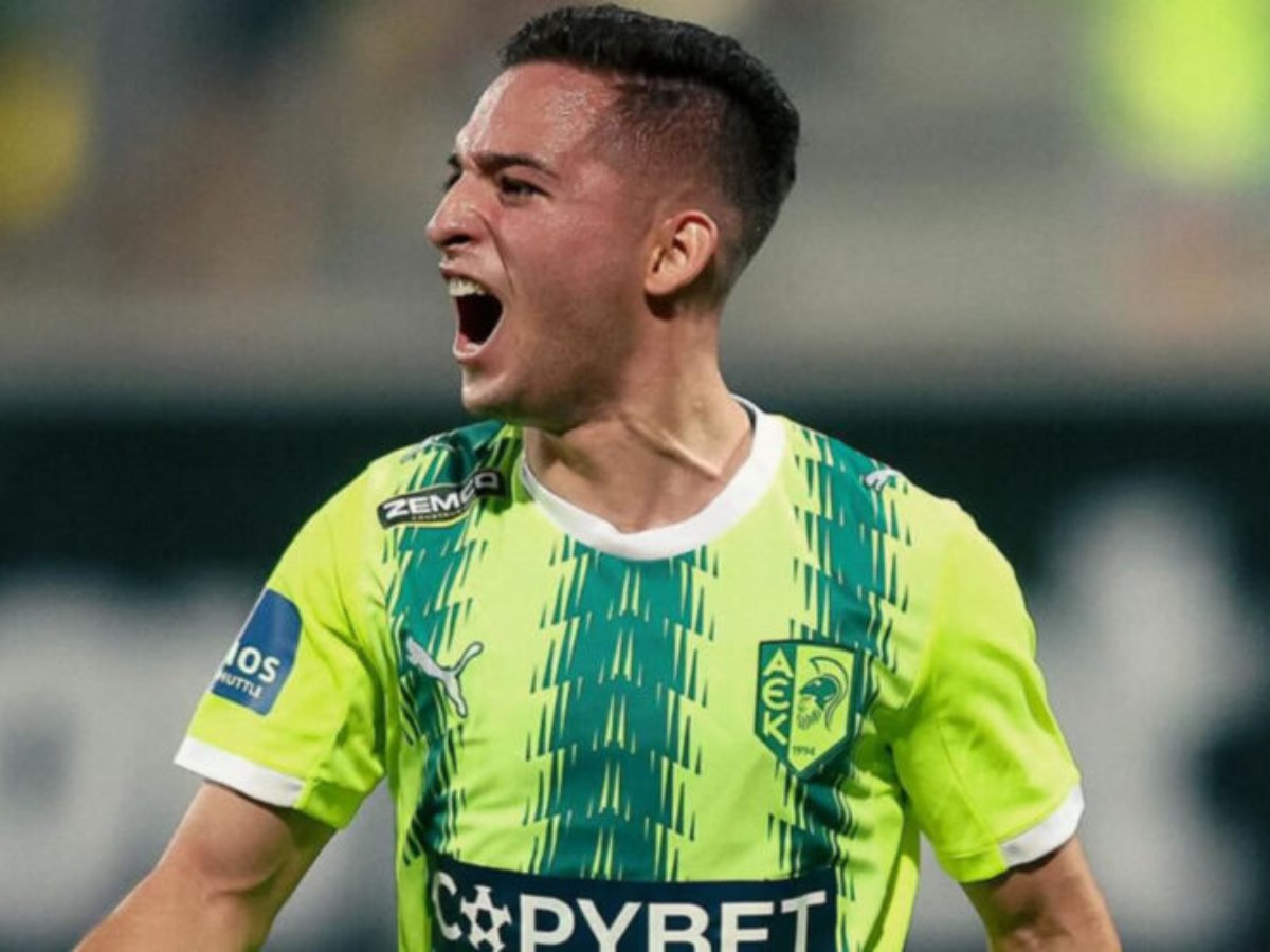 LiderEsDeporte's tweet photo. ¡Yerson anotó en goleada del AEK!
📌 El criollo, Yerson Ronaldo Chacón se puso al servicio del 4 – 1 del AEK Larnaca contra el Legia de Varsovia y fue clave en la victoria que los mantiene soñando con un pase a fase de grupos.
#chacon
#venezuela
#futbol
#Liderendeportes https://t.co/hgPP5kqt9G