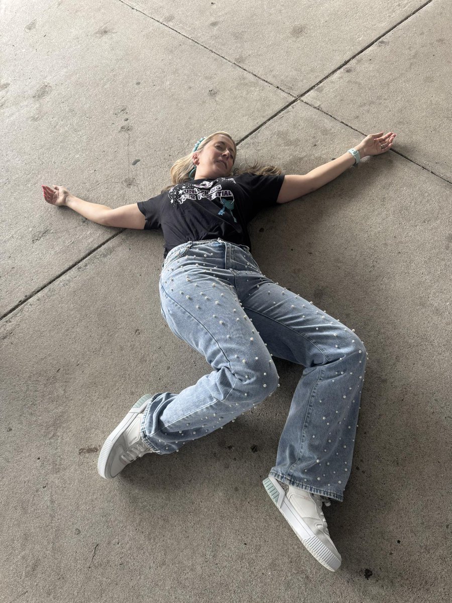 Ashley Pearson (@ashleypearson54) on Twitter photo 🕗 8:00 AM – “Let’s make memories!” ✨
🕓 4:30 PM – “Let’s make it to the car.” 😵💫
Day 1: full of joy, laughter, and a little bit of floor time.
#FirstDayOfSchool #TeacherLife #3rdGradeVibes
<a href="/OkolonaES/">Okolona Elementary</a> 🕗 8:00 AM – “Let’s make memories!” ✨
🕓 4:30 PM – “Let’s make it to the car.” 😵💫
Day 1: full of joy, laughter, and a little bit of floor time.
#FirstDayOfSchool #TeacherLife #3rdGradeVibes
<a href="/OkolonaES/">Okolona Elementary</a>