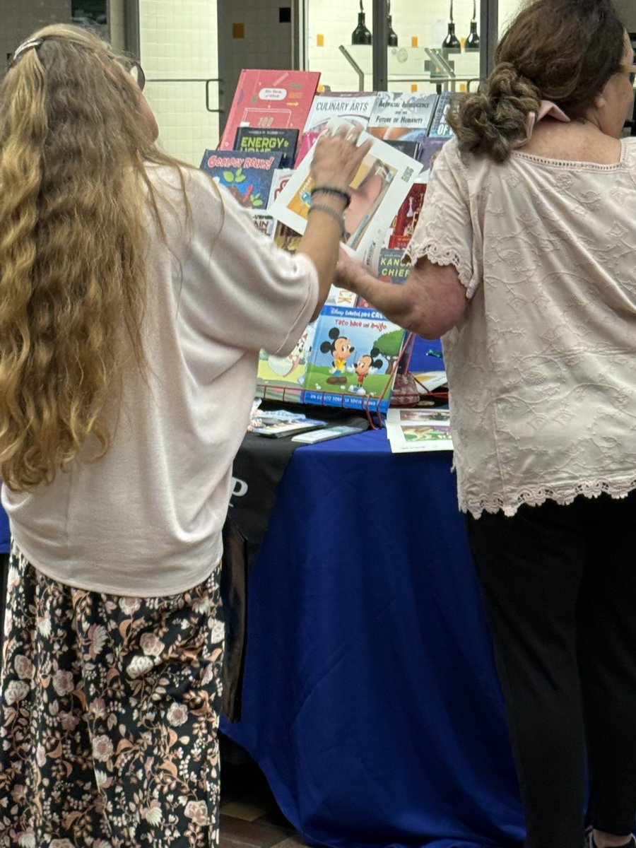 price_kamaria2's tweet image. Library Media Specialist Vendor Fair at Spring ISD! @byjcjackson @SpringISD