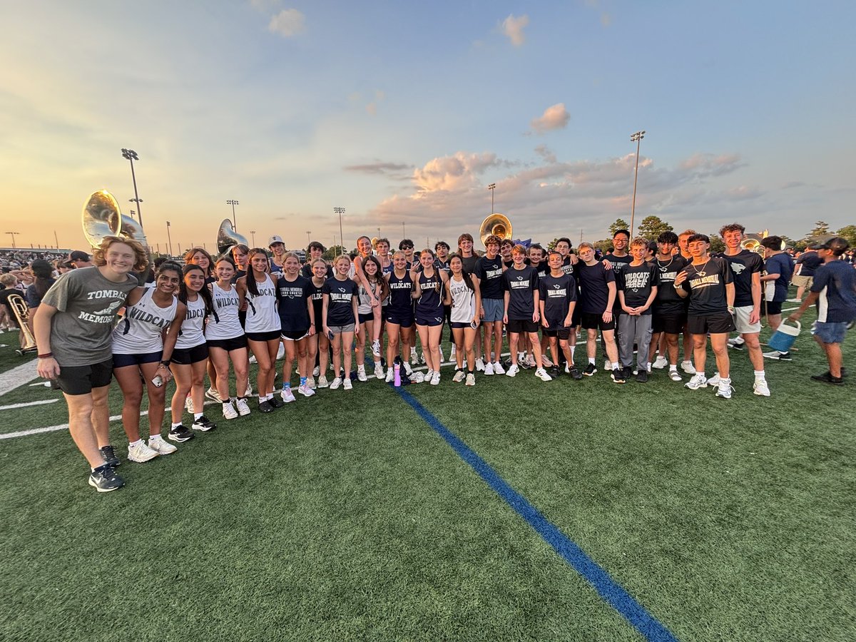 Great time with the team today at #MeettheCats! 🏃‍♀️🏃‍♂️ Always love seeing everyone connect outside of practice and build that team bond. Moments like these make us stronger on and off the course. Proud of this group! 💙💛 #TeamFamily #XCStrong #BuildingChampions