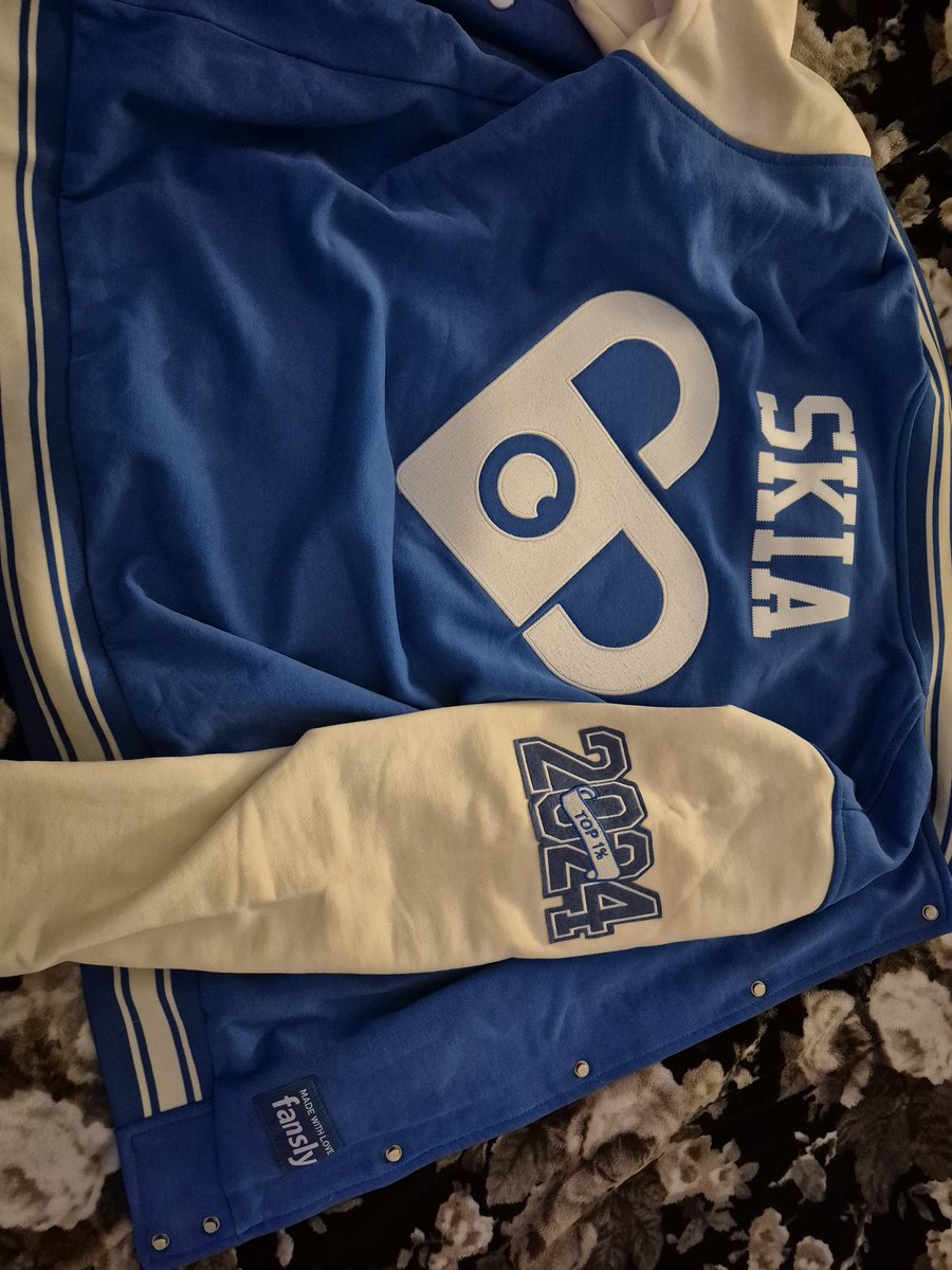 The best jacket for ease of access~♡ 
Thank you so much for supporting me and for helping me get into the <a href="/fansly/">Fansly</a> top 1% for 2024!! So cool!!