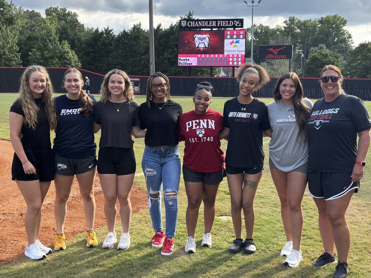 We love when our former players come back to visit♥️🖤  so many great memories!!
