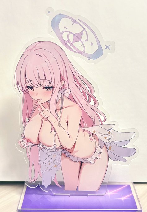 水着ミカのアクリルスタンドのサンプルが届きました～!

それなりにデカい!!!😉 