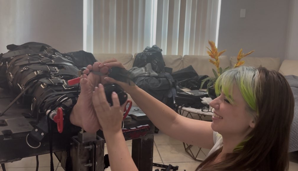 Fettish (booking fetcon 25) (@fettish_video) on Twitter photo Yes! Finally got <a href="/MFeet8/">Myprettyfeet8- Maleka</a> on the table!
Yeah…she’s THAT ticklish - brutalizer pictured - cutie elf (those ears got me)
<a href="/FaeDcay/">Fae D’Cay Booking for FETCON</a>
Fettishvids.com Yes! Finally got <a href="/MFeet8/">Myprettyfeet8- Maleka</a> on the table!
Yeah…she’s THAT ticklish - brutalizer pictured - cutie elf (those ears got me)
<a href="/FaeDcay/">Fae D’Cay Booking for FETCON</a>
Fettishvids.com