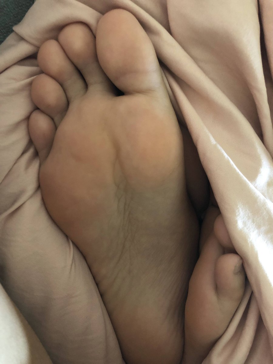 #臭脚 #脚底板 #脚底 #汗脚 #分享女友 #脚趾 #玉足 #玉足特写 #玉足服侍