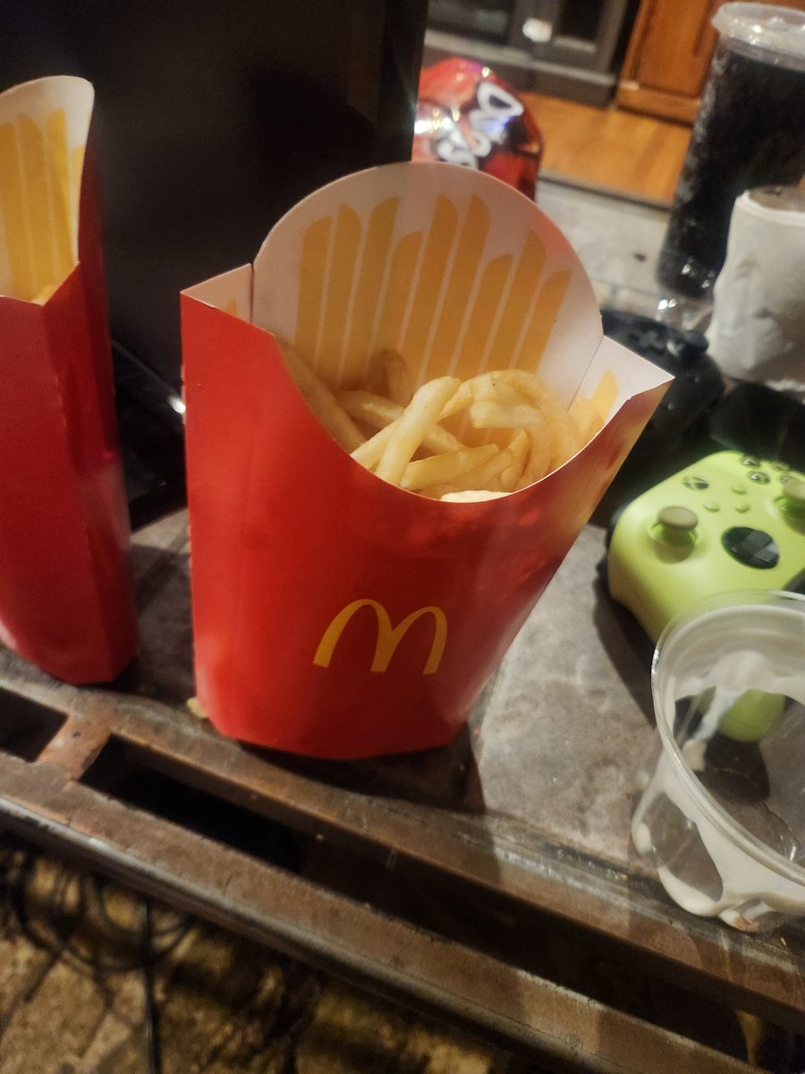 Nightcrawler631's tweet photo. Hey @McDonalds what's this about? https://t.co/T5oHqYDJQi
