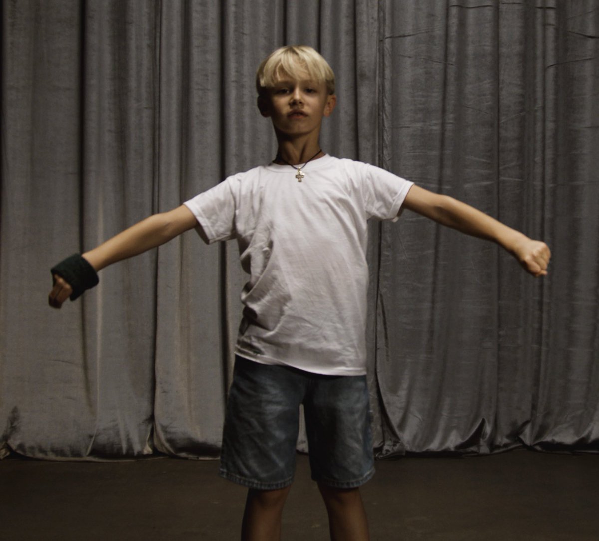 <a href="/awsten/">AWSTEN KNIGHT</a> dressed the kid from the RED GUITAR music video off this fit