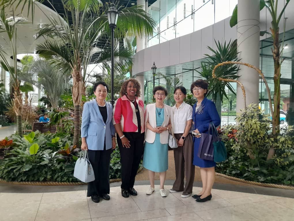 Medical Women International Association (MWIA} (@medwomenintl) on Twitter photo MWIA President,  Dr. Eleanor Nwadinobi with leadership of the  Korean Medical Women's Association (KMWA) MWIA President,  Dr. Eleanor Nwadinobi with leadership of the  Korean Medical Women's Association (KMWA)