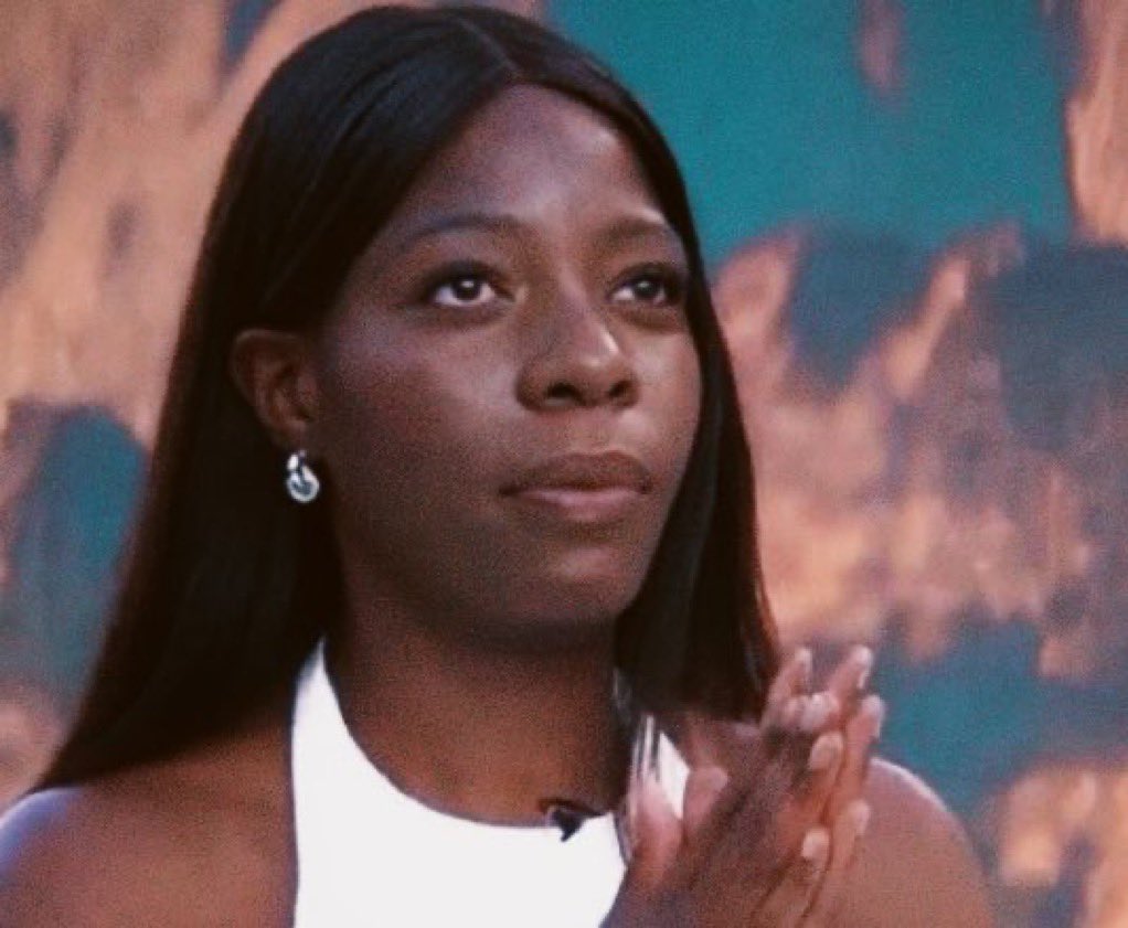 Romy devient officiellement la première femme noire  à gagner secret story , sans méchanceté, sincère , honnête , la futur reine de France , tu  vas aller loin , fait toi juste bien accompagné par une équipe !!! REINE👑👑👑👑 #SecretStoryLePrime #SecretStory #RomyGagnante #SS13