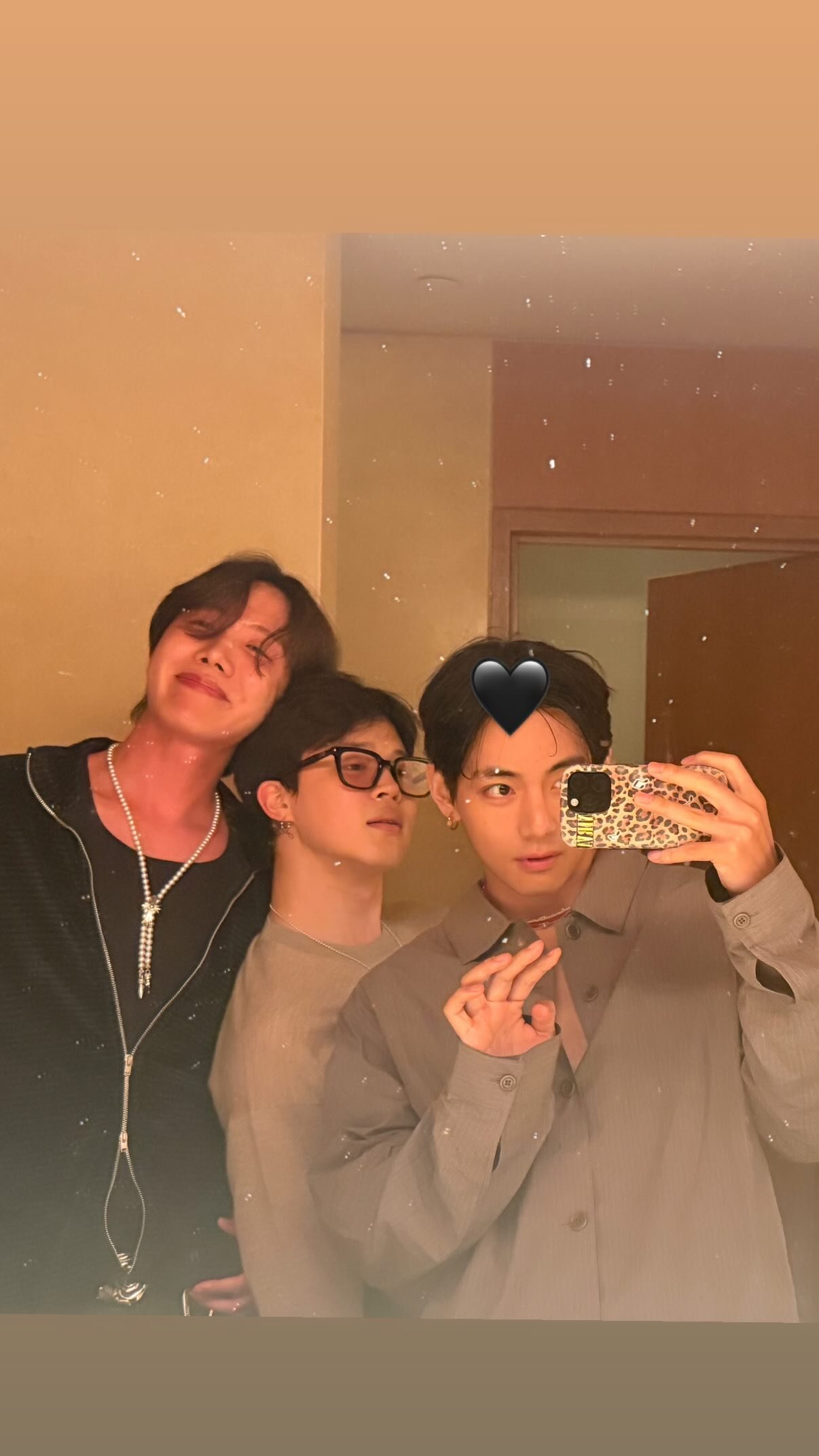 ホビ、ジミン、テテ テテ IG Story写真 with ホビ&ジミン | LoveBTSfromJapan