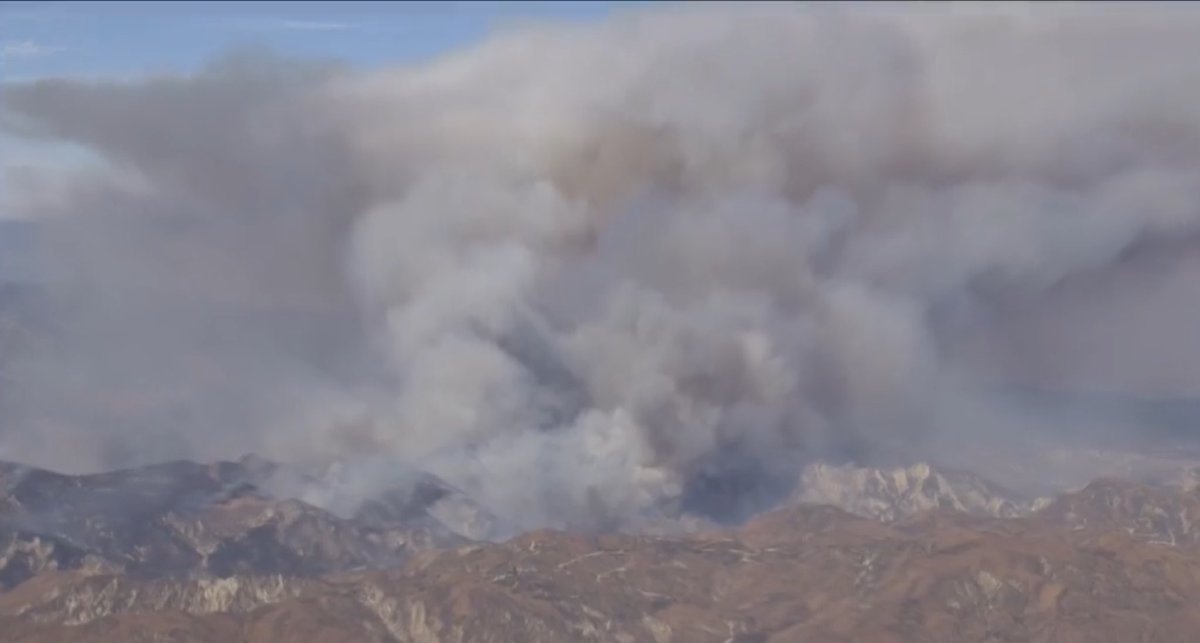 #CanyonFire OES Intel 24 has Mapped the Fire at 409 acres, no image of the perimeter yet at the moment. 

View of the Fire from <a href="/NBCLA/">NBC Los Angeles</a>.