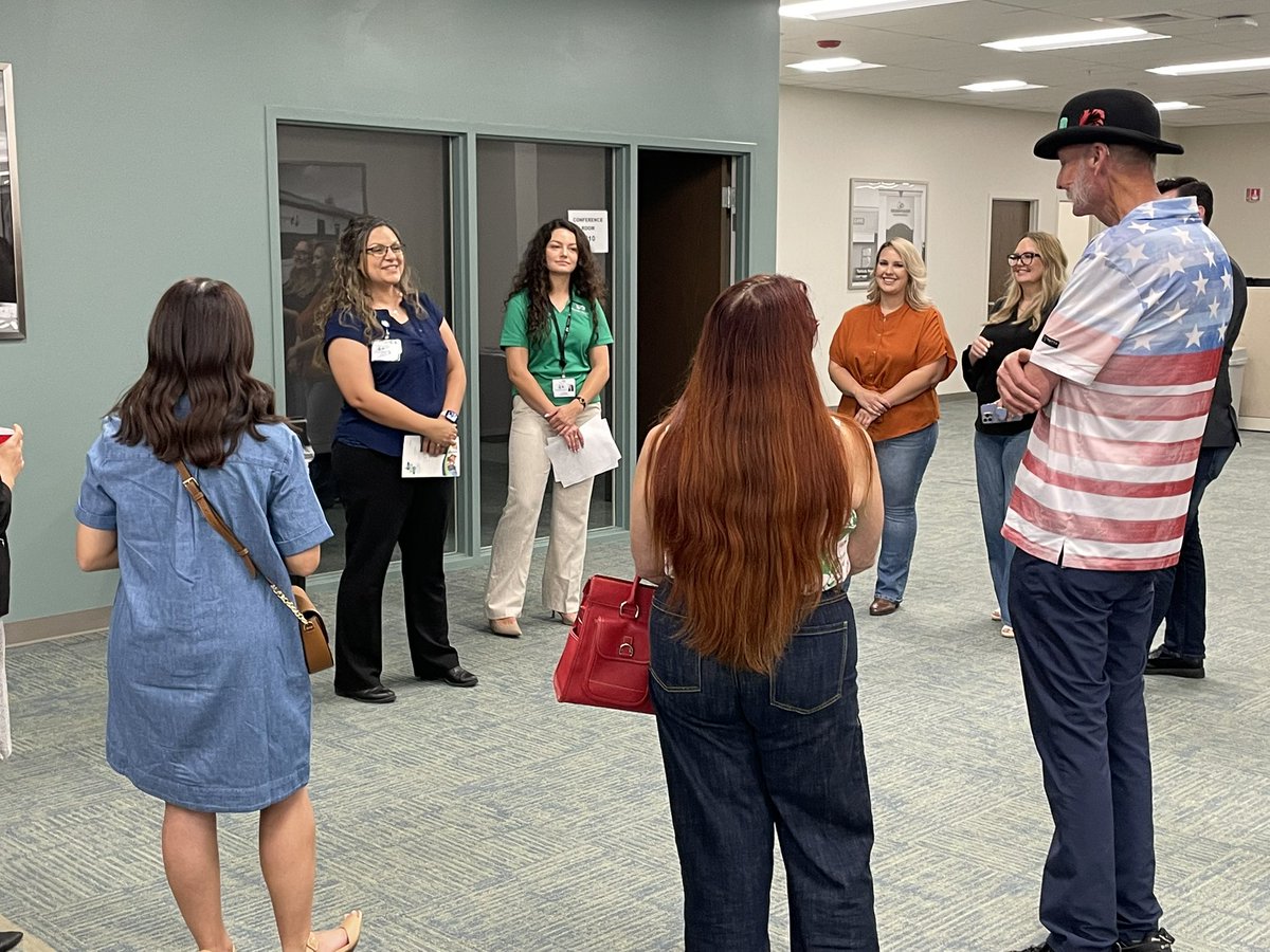 GVHC_health's tweet image. At our newly remodeled Atwater Administration building, we celebrated our incredible staff and community partners. We had an evening of fun with a ribbon cutting, food, music, and exciting raffle prizes.
