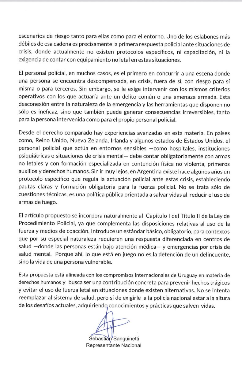 #SaludMental 
Presentamos un Proyecto de Ley.
En Uruguay, la salud mental es una emergencia silenciosa. 
Hoy no existen protocolos para que la policía actúe en estas situaciones, y últimamente han habido situaciones que terminaron en tragedia. 
Por eso proponemos capacitación