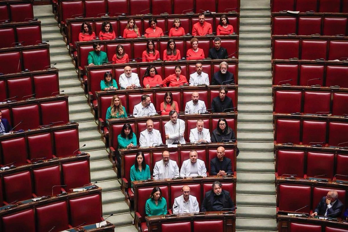Riccardo Cecchinato (@docricky82) on Twitter photo I compagni di viaggio di <a href="/matteorenzi/">Matteo Renzi</a>, <a href="/meb/">Maria Elena Boschi</a> e soci in <a href="/ItaliaViva/">Italia Viva</a>
Complimenti, che coraggio chi vi vota… dritti verso lo 0 virgola….
<a href="/StefanoPutinati/">Stefano Putinati</a>
<a href="/ricpuglisi/">Riccardo Puglisi</a>
<a href="/AndreaVenanzoni/">Andrea Venanzoni</a>
<a href="/BenedettaFrucci/">Benedetta Frucci</a>
<a href="/angelica_albi/">Angelica Albi</a> I compagni di viaggio di <a href="/matteorenzi/">Matteo Renzi</a>, <a href="/meb/">Maria Elena Boschi</a> e soci in <a href="/ItaliaViva/">Italia Viva</a>
Complimenti, che coraggio chi vi vota… dritti verso lo 0 virgola….
<a href="/StefanoPutinati/">Stefano Putinati</a>
<a href="/ricpuglisi/">Riccardo Puglisi</a>
<a href="/AndreaVenanzoni/">Andrea Venanzoni</a>
<a href="/BenedettaFrucci/">Benedetta Frucci</a>
<a href="/angelica_albi/">Angelica Albi</a>