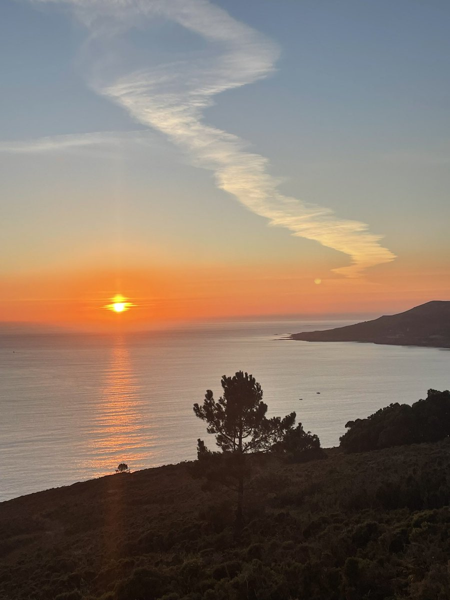 Dias dificiles, a pesar de todo la naturaleza nos sigue regalando estampas maravillosas. 
Asi seguirá siendo. 
#costadamorte #Balarés