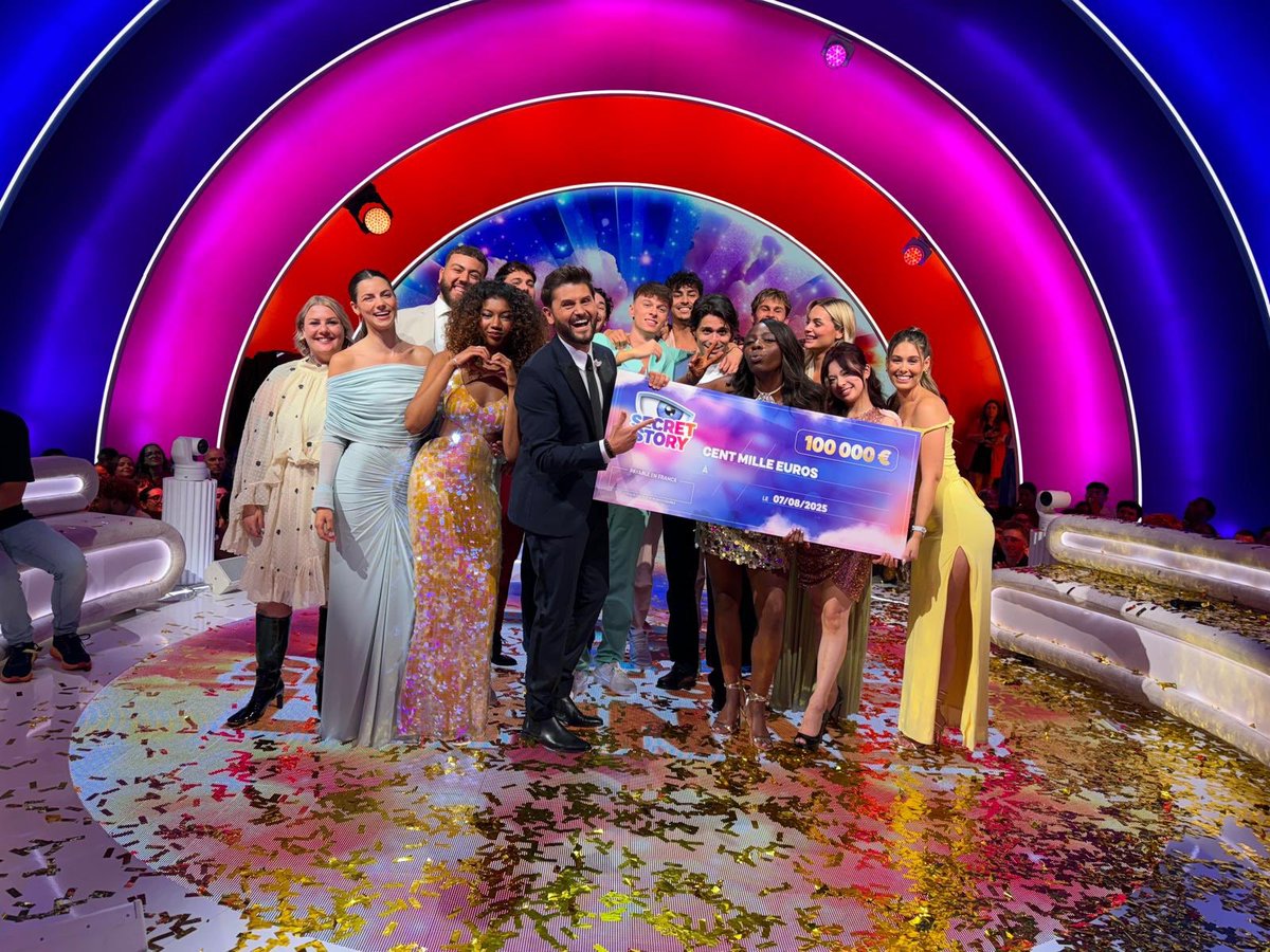 tfx's tweet photo. 🚨 SPOILER ALERT 🚨

Elle est entrée comme un phénomène viral… elle en ressort gagnante 🏆
Félicitations à Romy pour sa victoire, et bravo à tous les habitants pour cette aventure incroyable ❤️‍🔥 #SecretStory https://t.co/rPilTt4OTh