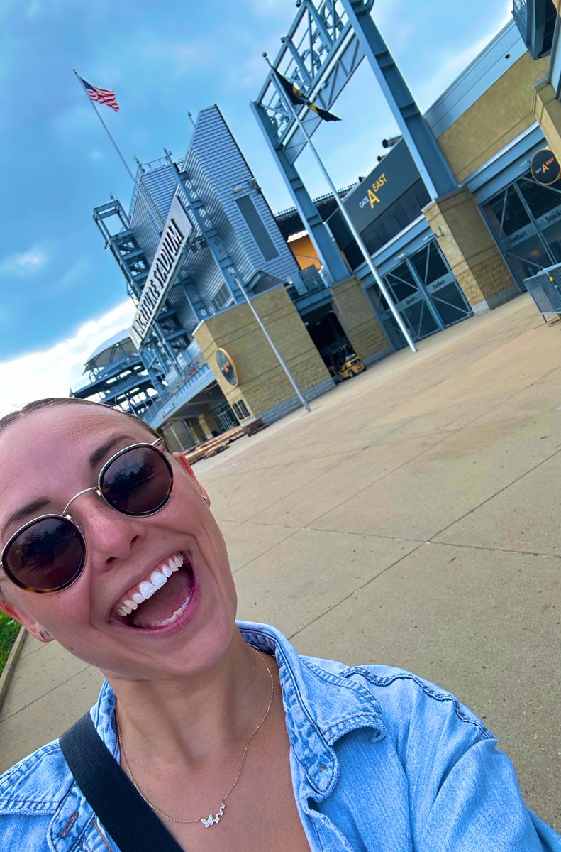 When in Pittsburgh 🫡🏈🖤

Can you believe football season is upon us?! Eeeek! You can smell it out east!