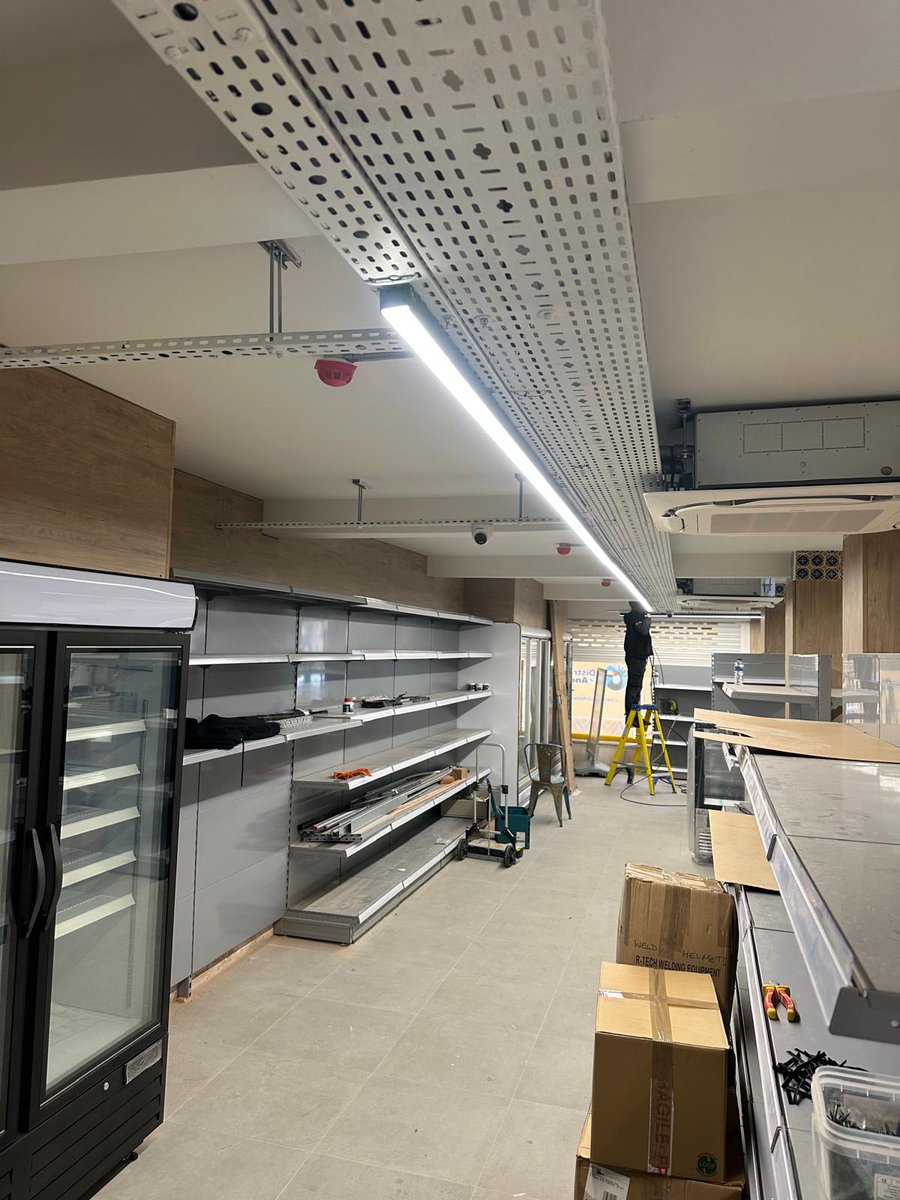 reelectrical's tweet image. In North London &amp;amp; need:
1) EICR certificate for safety compliance?
2) Updated commercial lighting?
3) Fuse box not keeping up?

RE Electrical delivers fast, certified solutions. Call 0800 774 7951
#EICRCertificate #FuseboxUpgrade #NorthLondonElectrician