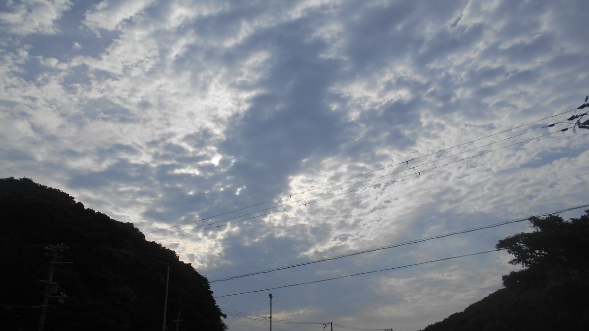 #企業公式が毎朝地元の天気を言い合う 
おはようございます
和歌山県日高町の天気は晴れ🌤️⛅️です
気温は２８℃で風は少しあり高湿度を若干緩和してくれます

今週も有難うございましたm(__)m