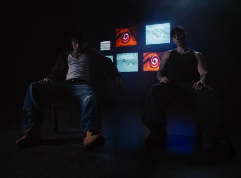 Este es el # oficial para hacer tendencia para el lanzamiento “POV”, feat de Robleis y Cosmic Kid que estará disponible a las 21hs 🇦🇷  
#robleisxcosmic
Horarios: 
18hs 🇲🇽 21hs 🇦🇷 19hs 🇵🇪 2hs 🇪🇸+1