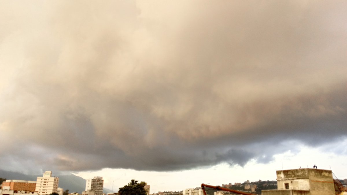 6:29pm #07agosto2025 Nubosidad en Sur - Sureste de Caracas. <a href="/meteoccs/">Clima Caracas ⛈️🌧️🌤️🇻🇪</a>