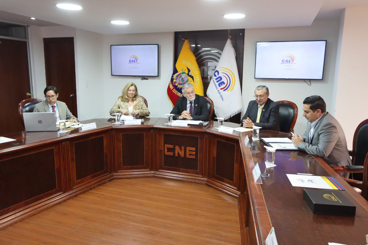 José Cabrera Zurita (@jr_cabreraz) on Twitter photo Damos la bienvenida a Carmina Sanchis-Ruescas, nueva Asesora Técnica Principal del Proyecto "Fortalecimiento Democrático de la Institucionalidad Electoral en Ecuador” de <a href="/PNUDEcuador/">PNUD Ecuador</a>.
El trabajo articulado permite contribuir al fortalecimiento de la democracia de nuestro país. Damos la bienvenida a Carmina Sanchis-Ruescas, nueva Asesora Técnica Principal del Proyecto "Fortalecimiento Democrático de la Institucionalidad Electoral en Ecuador” de <a href="/PNUDEcuador/">PNUD Ecuador</a>.
El trabajo articulado permite contribuir al fortalecimiento de la democracia de nuestro país.