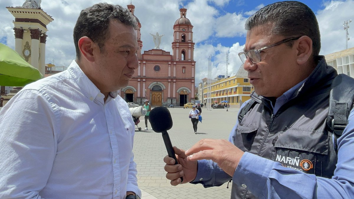 En #Ipiales caminamos con <a href="/RoyBarreras/">Roy Barreras</a> escuchando a la comunidad, reconociendo las potencialidades de nuestros sur. Hay esperanza!!
Con unión sin polarización y juntando objetivos.