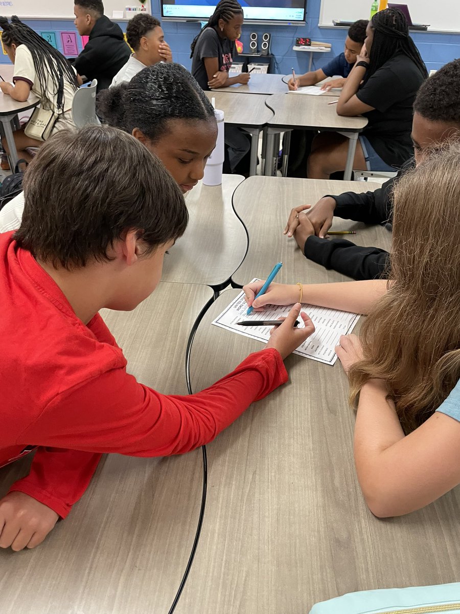 A little team building this morning to unscramble the 50 States 🇺🇸 <a href="/BMSatRSD2/">Blythewood Middle</a>