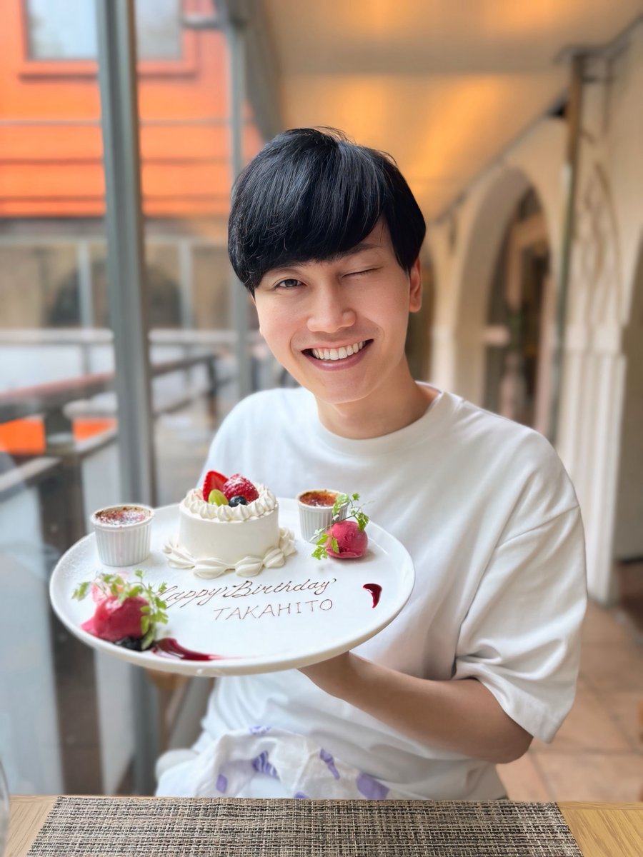 ＼誕生日を迎えました／

たくさんのいいねとコメント有難う御座います🥲
「ちょっと遠い関係だから言ったら気まずいかな...」と思って言えない事もある「お誕生日おめでとう🎂」ですが、言われたら凄く嬉しい事に気付きました。。