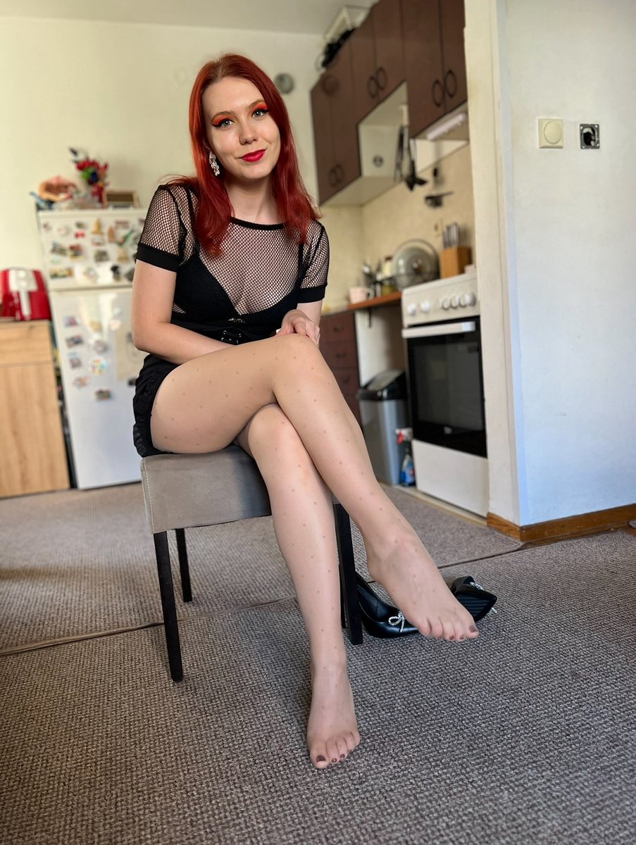 These pantyhose are perfect 🤍onlyfans.com/ichigoema