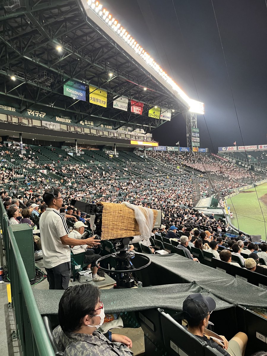 暴行いじめ性加害問題に揺れてる広陵高校の試合を甲子園で見てて感じたこと。 観客は明らかに旭川志峯を応援してた。旭川が出塁する度に大歓声が起こったし、広陵がアウトになる度に拍手と歓声が起きてた。後者はかなり明確だったな。  内野スタンドの客の入り方も明らかに ...