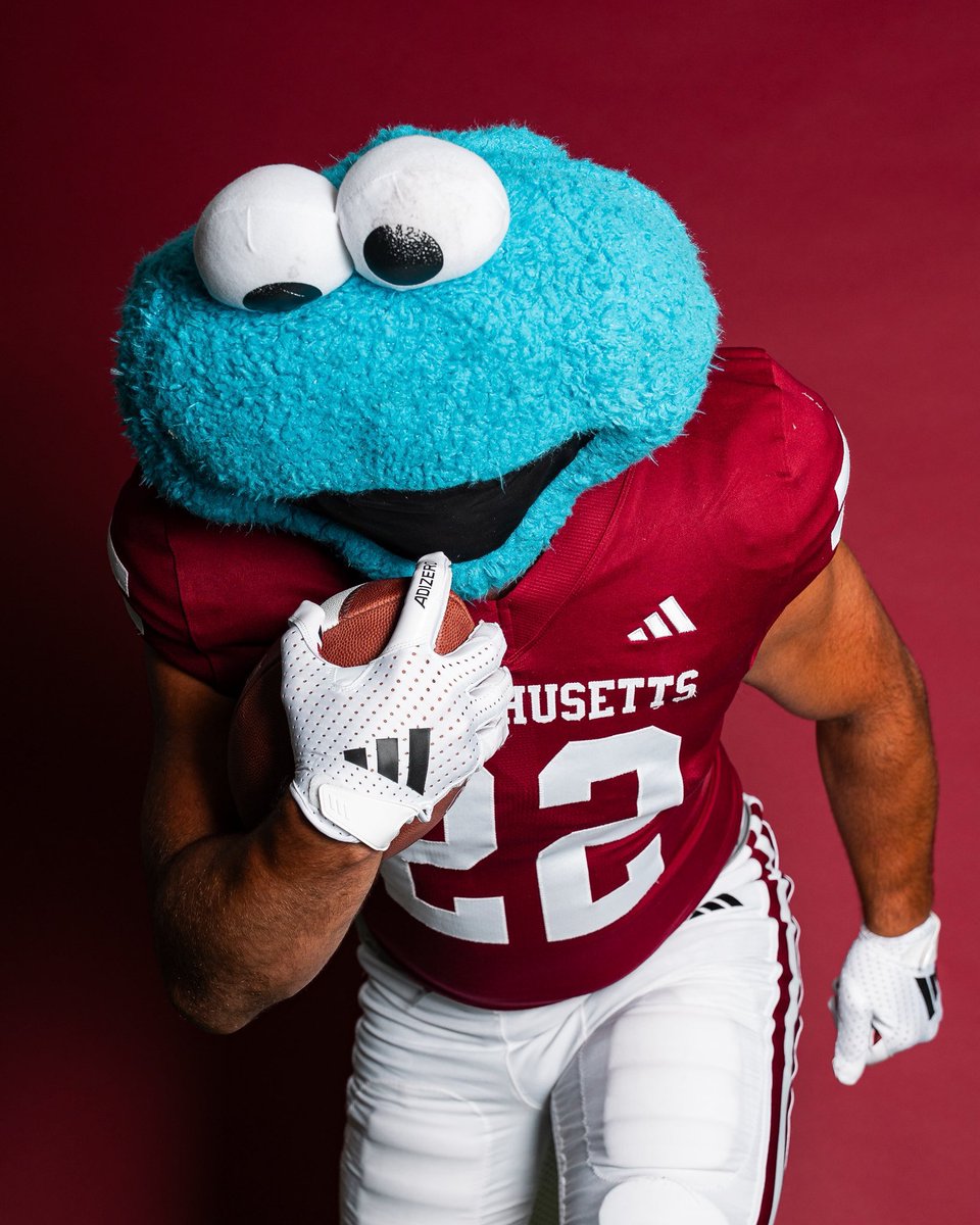 Our second #22 is a member of the all time name team, Cookie Desiderio, a sophomore RB. He competed in 2 games last year, but is in line to have a much larger role at UMass this season. Can’t wait to watch him ball out!

#UMass #MACtion #flagship #football