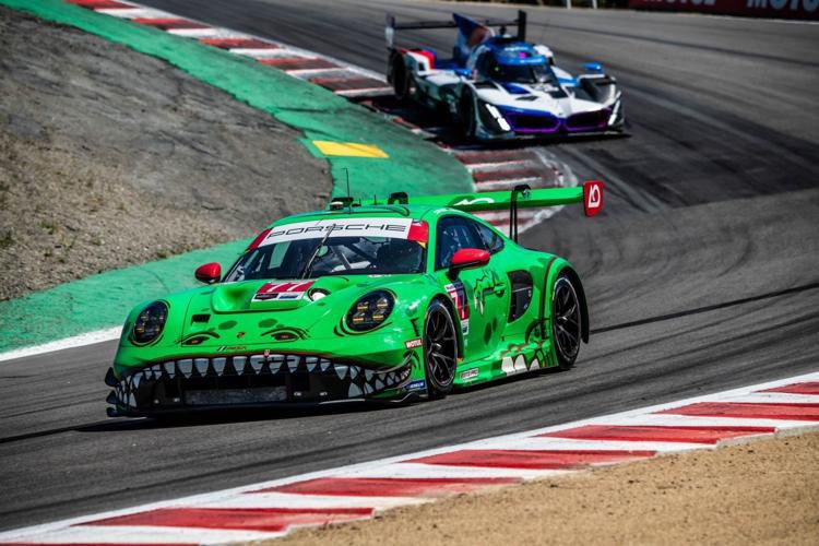 The Porsche is in it’s prime right now. The aggressive stance, mixed with how smooth the body lines are, is unmatched 🙌🏼