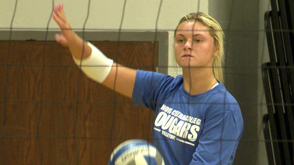 Former Fieldcrest standout Kaylin Rients back with ICC volleyball team after serious car accident

Story: centralillinoisproud.com/sports/local-s…