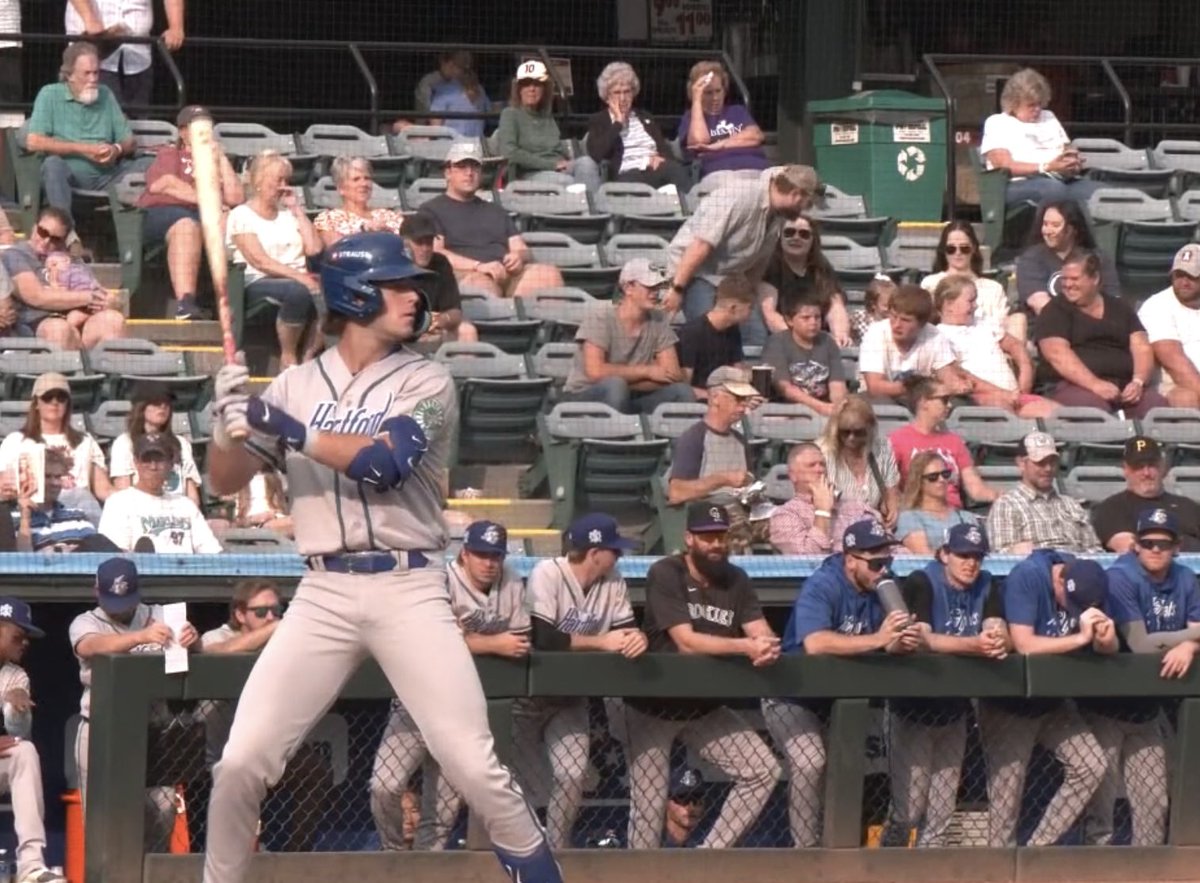 We’ve got a Charlie Blackmon sighting with the Yard Goats 👀

#Rockies #NoGoatsNoGlory