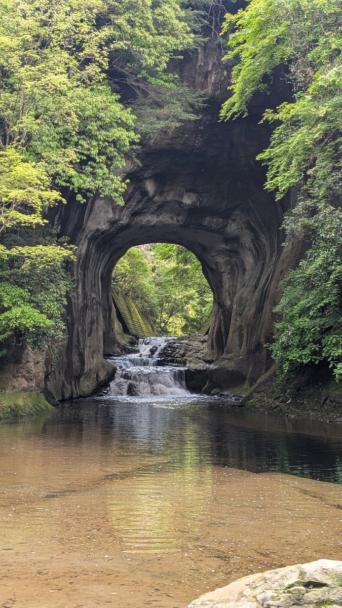 加工しまくってて草
水の色に限っては着色してるし。

実際はこんな感じです。
